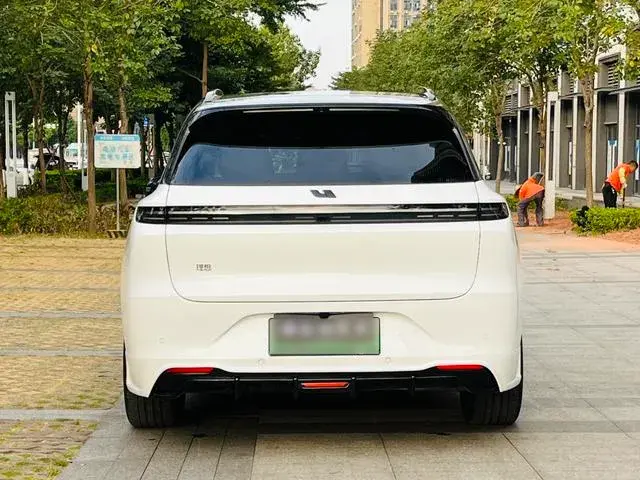 55e818ae98294f3ea5504bc25b976cf9_tplv-f042mdwyw7-auto-webp_640_0 Used Li L6 2024 SAU000018