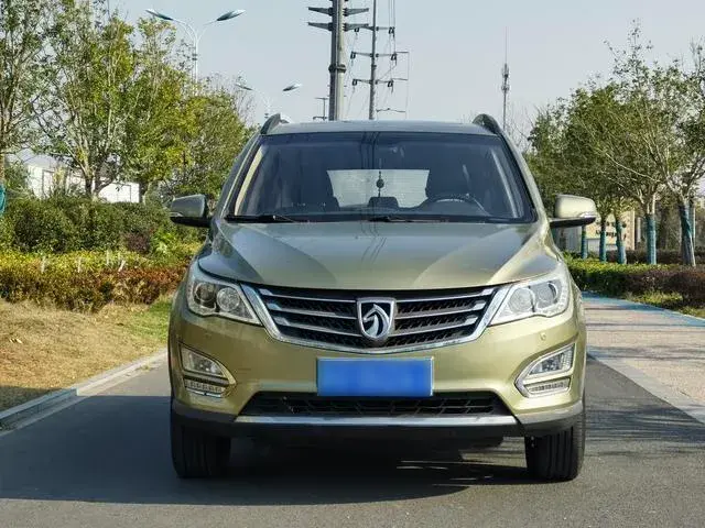 Used 2015 BaoJun 560 SAU000057