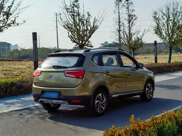 Used 2015 BaoJun 560 SAU000057