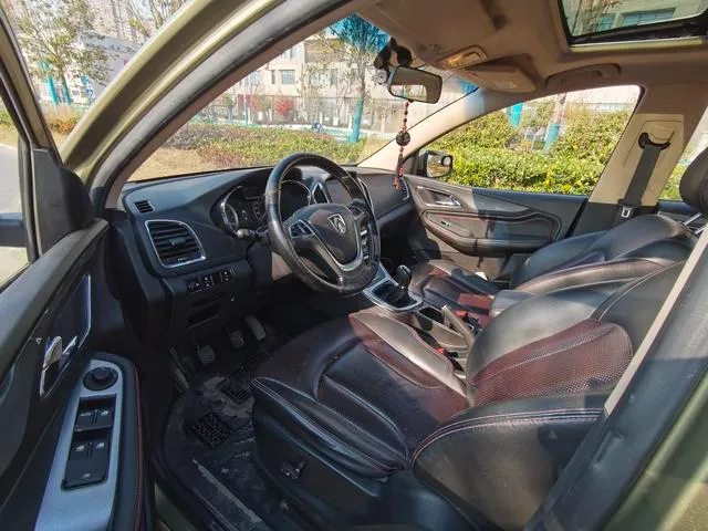 Used 2015 BaoJun 560 SAU000057