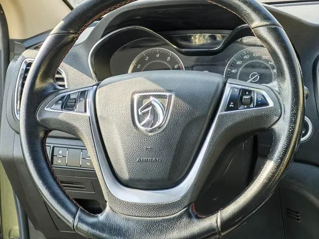 Used 2015 BaoJun 560 SAU000057