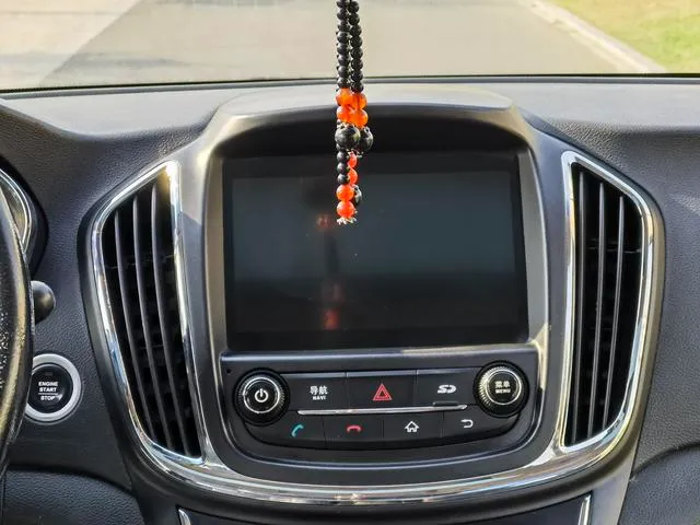 Used 2015 BaoJun 560 SAU000057