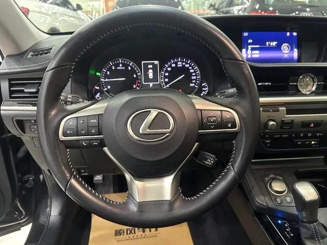 Used 2015 Lexus ES SAU000071 (10) Used 2015 Lexus ES SAU000071