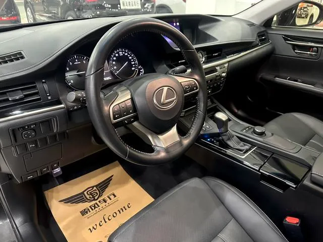 Used 2015 Lexus ES SAU000071 (5) Used 2015 Lexus ES SAU000071