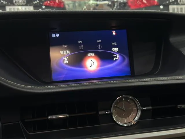 Used 2015 Lexus ES SAU000071 (7) Used 2015 Lexus ES SAU000071