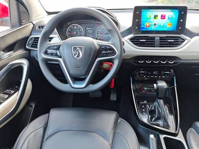 Used 2018 BaoJun 530 SAU000093