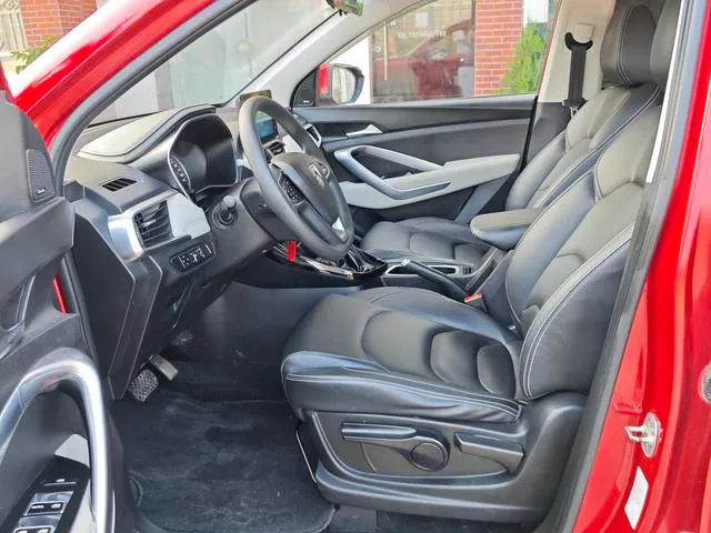 Used 2018 BaoJun 530 SAU000093