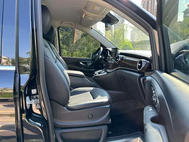 Used 2018 Mercedes-Benz V Class SAU000044 (10) Used 2018 Mercedes-Benz V Class SAU000044