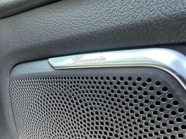 Used 2018 Mercedes-Benz V Class SAU000044 (16) Used 2018 Mercedes-Benz V Class SAU000044