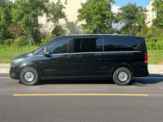 Used 2018 Mercedes-Benz V Class SAU000044 (20) Used 2018 Mercedes-Benz V Class SAU000044