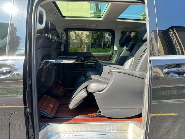 Used 2018 Mercedes-Benz V Class SAU000044 (28)