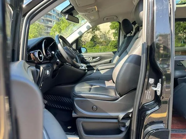 Used 2018 Mercedes-Benz V Class SAU000044 (3) Used 2018 Mercedes-Benz V Class SAU000044