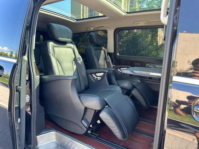 Used 2018 Mercedes-Benz V Class SAU000044 (4) Used 2018 Mercedes-Benz V Class SAU000044