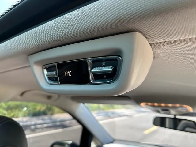 Used 2018 Mercedes-Benz V Class SAU000044 (8) Used 2018 Mercedes-Benz V Class SAU000044