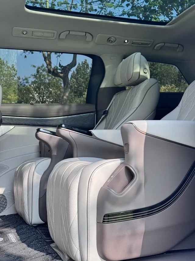 Used 2022 Denza D9 SAU000054 (8) Used 2022 Denza D9 SAU000054