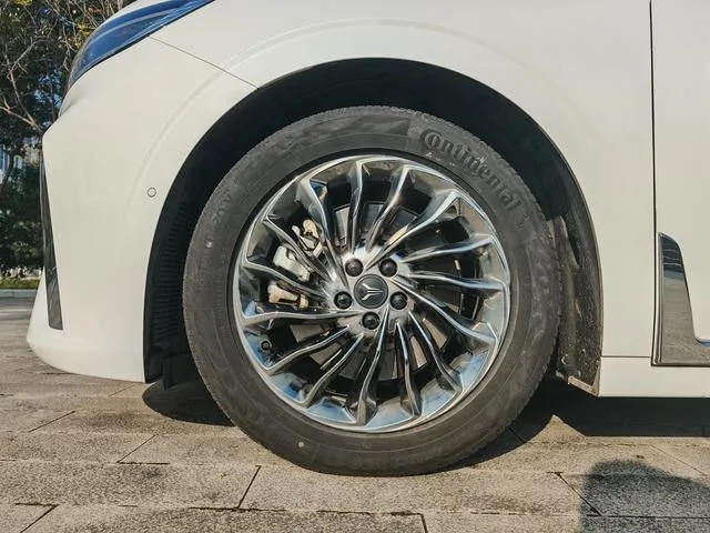 Used 2022 Voyah Dream SAU000062 (10) Used 2022 Voyah Dream SAU000062