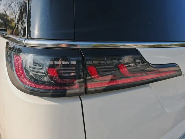 Used 2022 Voyah Dream SAU000062 (14) Used 2022 Voyah Dream SAU000062