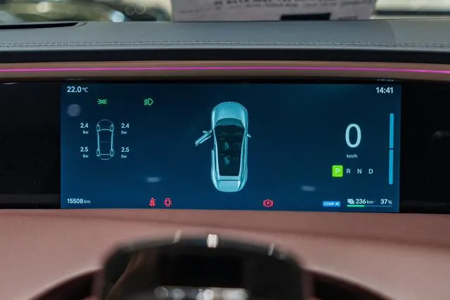 Used 2023 Avatr 11 SAU000058 (13)