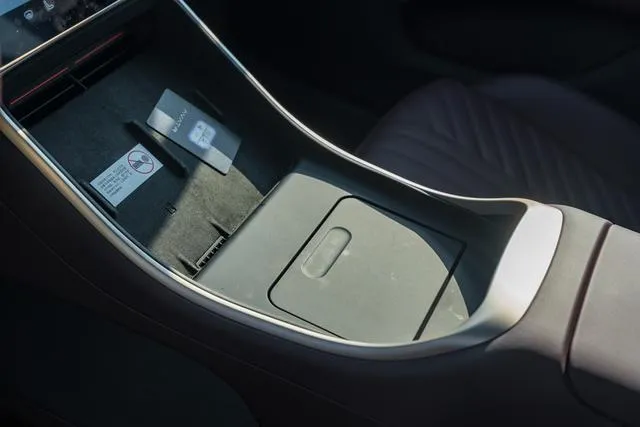 Used 2023 Avatr 11 SAU000058 (3) Used 2023 Avatr 11 SAU000058