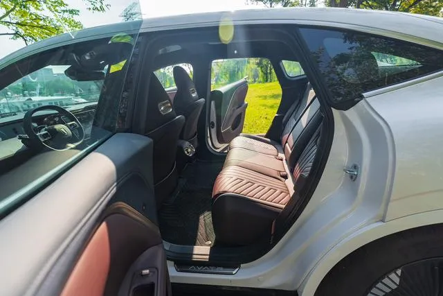 Used 2023 Avatr 11 SAU000058 (5) Used 2023 Avatr 11 SAU000058