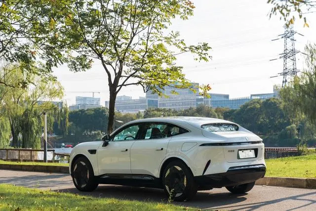 Used 2023 Avatr 11 SAU000058 (7) Used 2023 Avatr 11 SAU000058