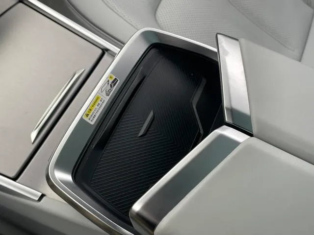 Used 2023 HiPhi Y SAU000053 (18) Used 2023 HiPhi Y SAU000053