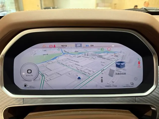 Used 2024 Tank 700 Hi4-T SAU000036 (1) Used 2024 Tank 700 Hi4-T SAU000036