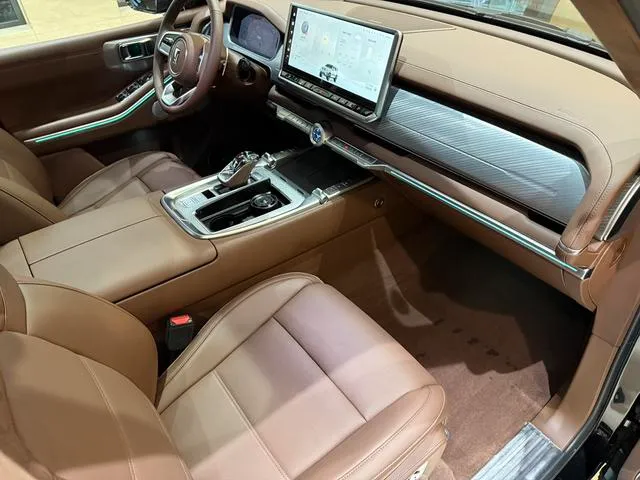 Used 2024 Tank 700 Hi4-T SAU000036 (11) Used 2024 Tank 700 Hi4-T SAU000036