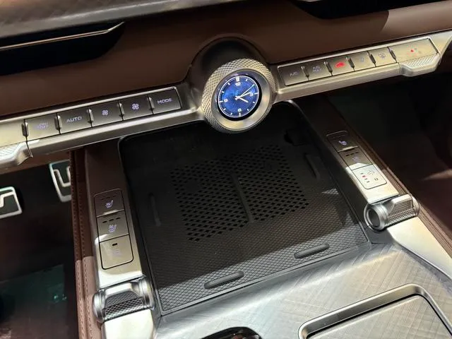 Used 2024 Tank 700 Hi4-T SAU000036 (15) Used 2024 Tank 700 Hi4-T SAU000036