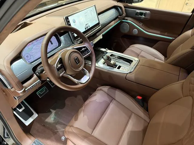 Used 2024 Tank 700 Hi4-T SAU000036 (16) Used 2024 Tank 700 Hi4-T SAU000036