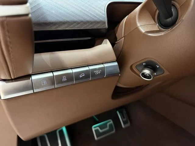 Used 2024 Tank 700 Hi4-T SAU000036 (6) Used 2024 Tank 700 Hi4-T SAU000036