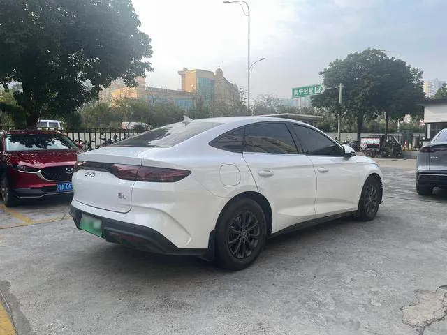 Used BYD QinL 2024 SAU000008