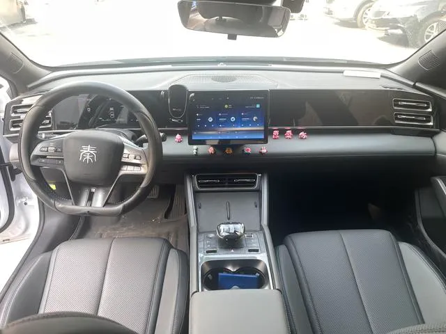 Used BYD QinL 2024 SAU000008