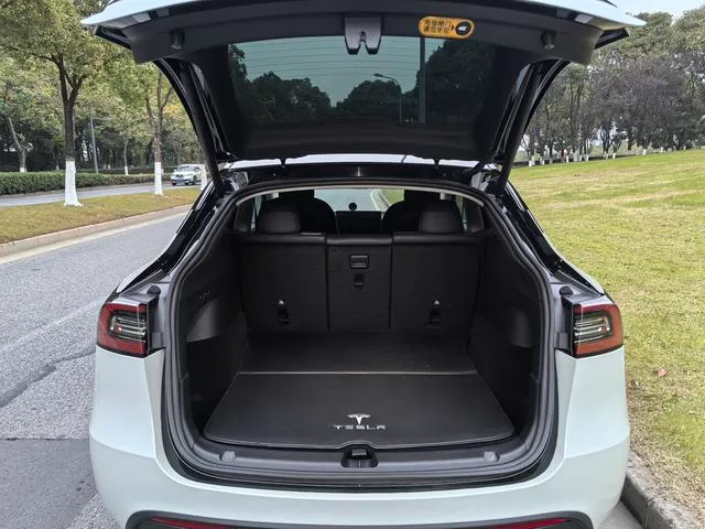 Used Tesla Model Y 2022 SAU000035 (5) Used Tesla Model Y 2022 SAU000035