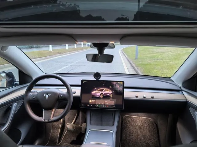 Used Tesla Model Y 2022 SAU000035 (6) Used Tesla Model Y 2022 SAU000035