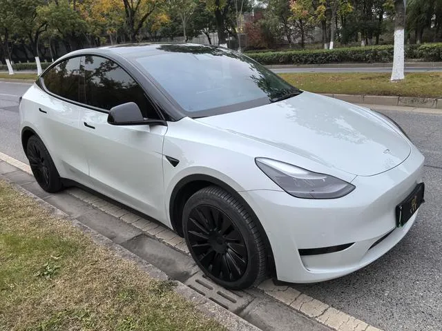 Used Tesla Model Y 2022 SAU000035 (7) Used Tesla Model Y 2022 SAU000035