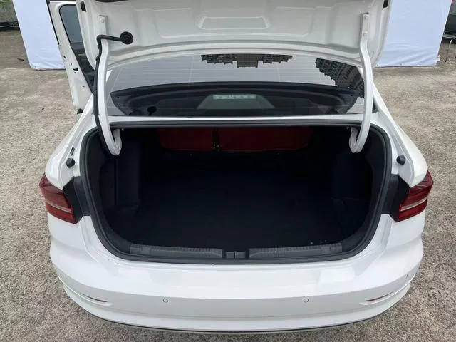 Used Volksvagen Lavida 2022 SAU000012