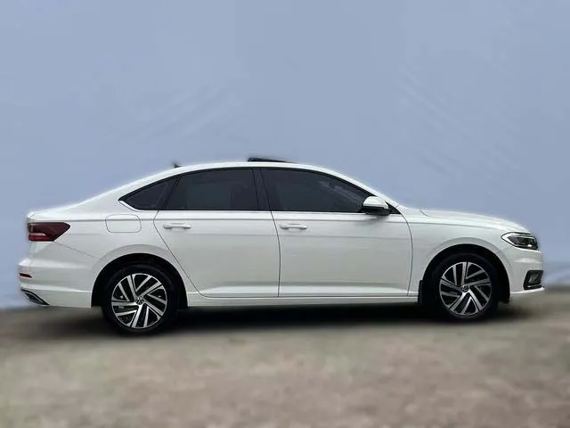 Used Volksvagen Lavida 2022 SAU000012