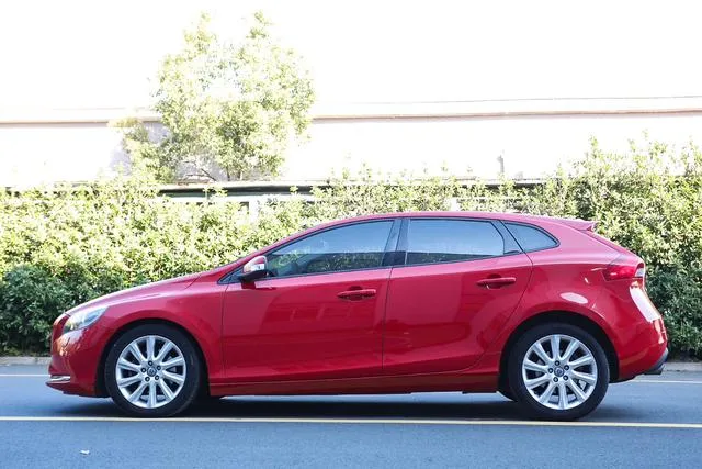 Used Volvo V40 2015 SAU000032 (3) Used Volvo V40 2015 SAU000032