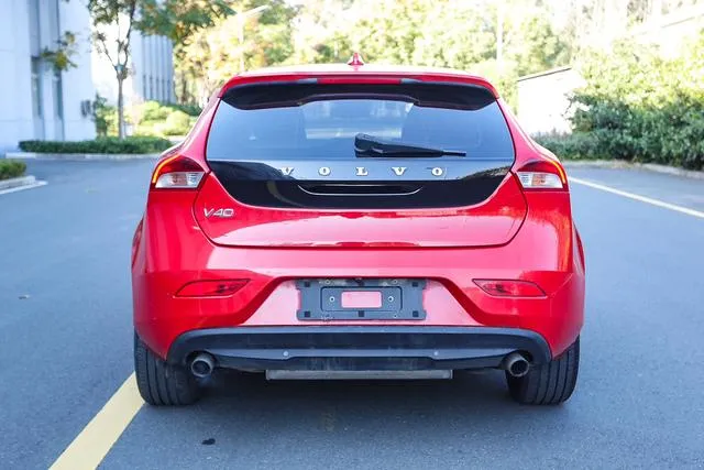 Used Volvo V40 2015 SAU000032 (5) Used Volvo V40 2015 SAU000032