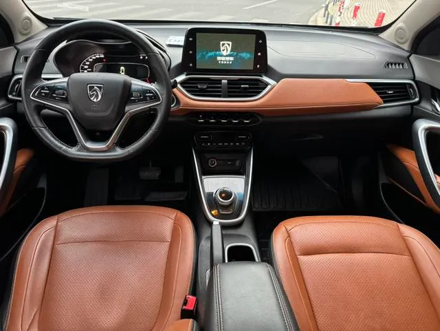 Used 2017 BaoJun 510 SAU000104