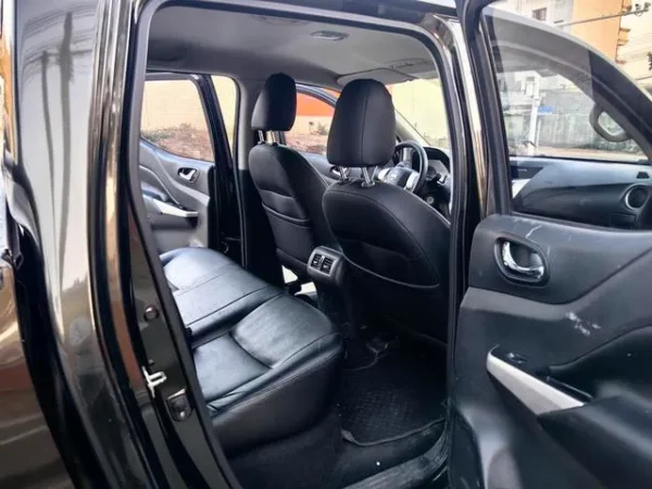 Used 2017 Nissan Navara SAU000123