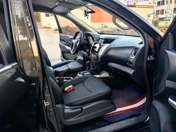Used 2017 Nissan Navara SAU000123