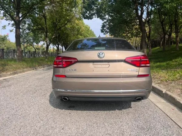 Used 2017 Volkswagen Passat SAU000127