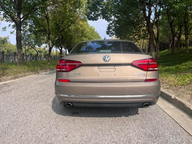 Used 2017 Volkswagen Passat SAU000127 (5) Used 2017 Volkswagen Passat SAU000127