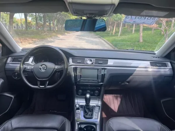 Used 2017 Volkswagen Passat SAU000127