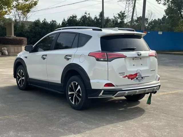 Used 2018 Toyota RAV4 SAU000131