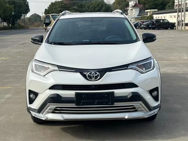 Used 2018 Toyota RAV4 SAU000131