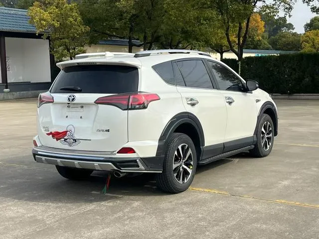 Used 2018 Toyota RAV4 SAU000131