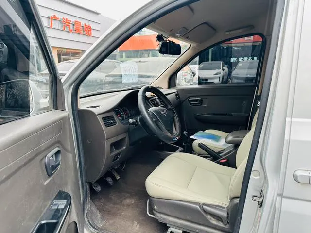 Used 2019 WuLing RongGuang V SAU000108